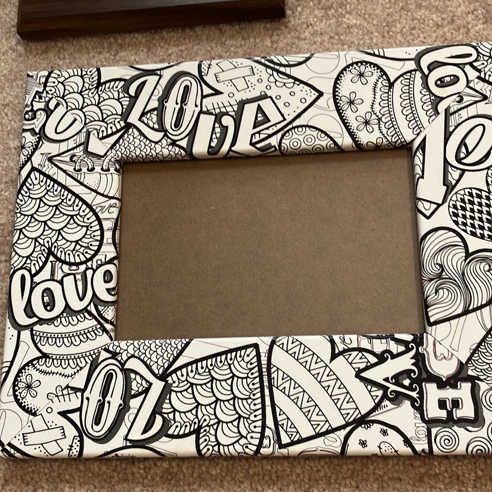 2 picture frames 1 decor - Picture 2 of 7